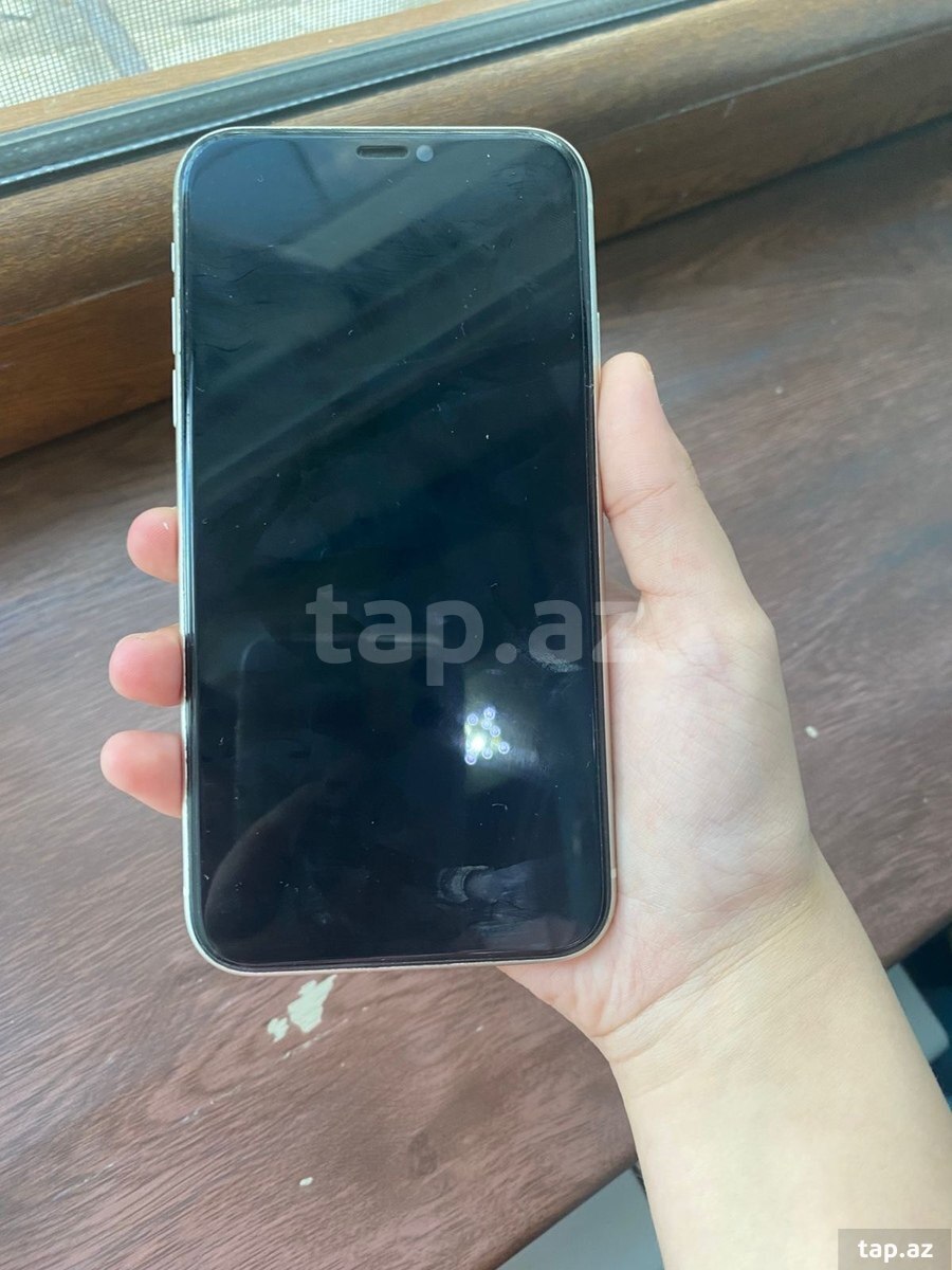 Apple iPhone 11 White 128GB/4GB (3)