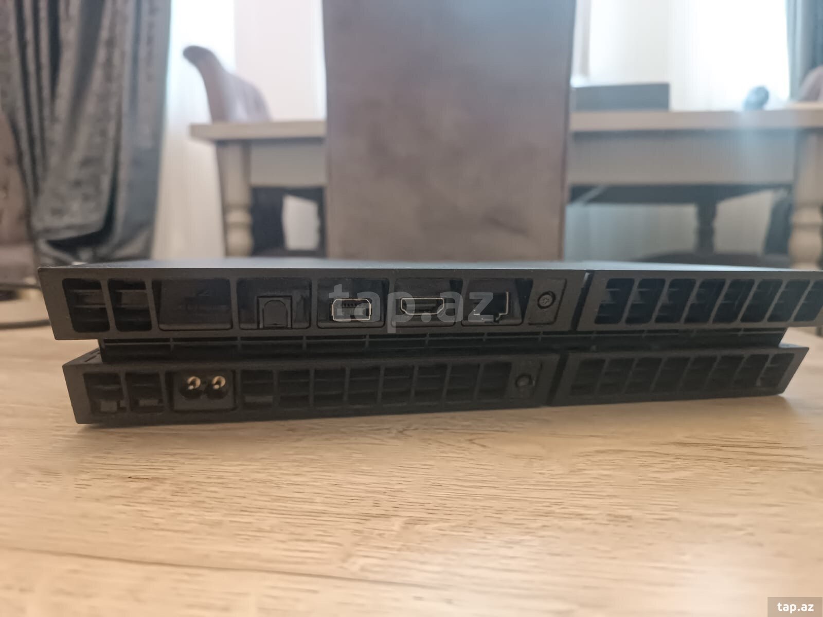 Sony Playstation 4 1TB (3)