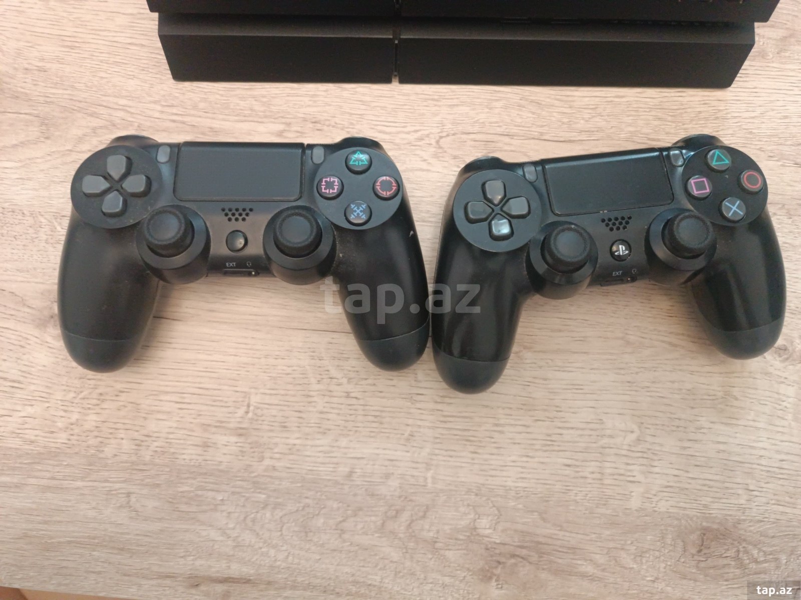 Sony Playstation 4 1TB (2)