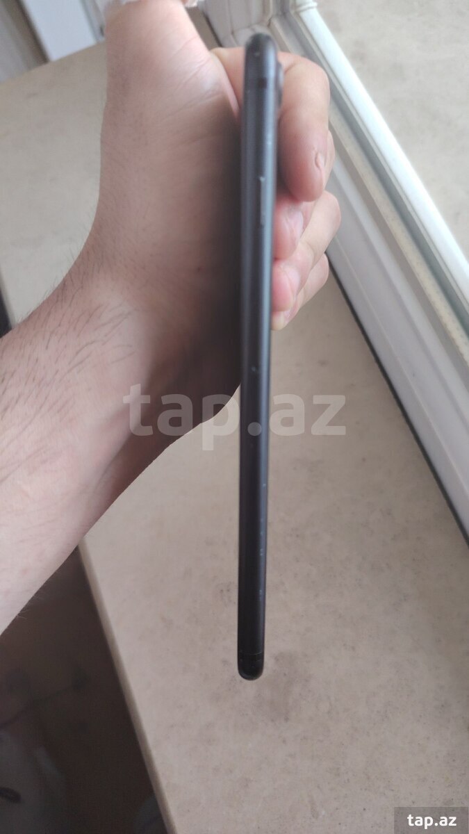 Apple iPhone 7 Plus Black 128GB (4)