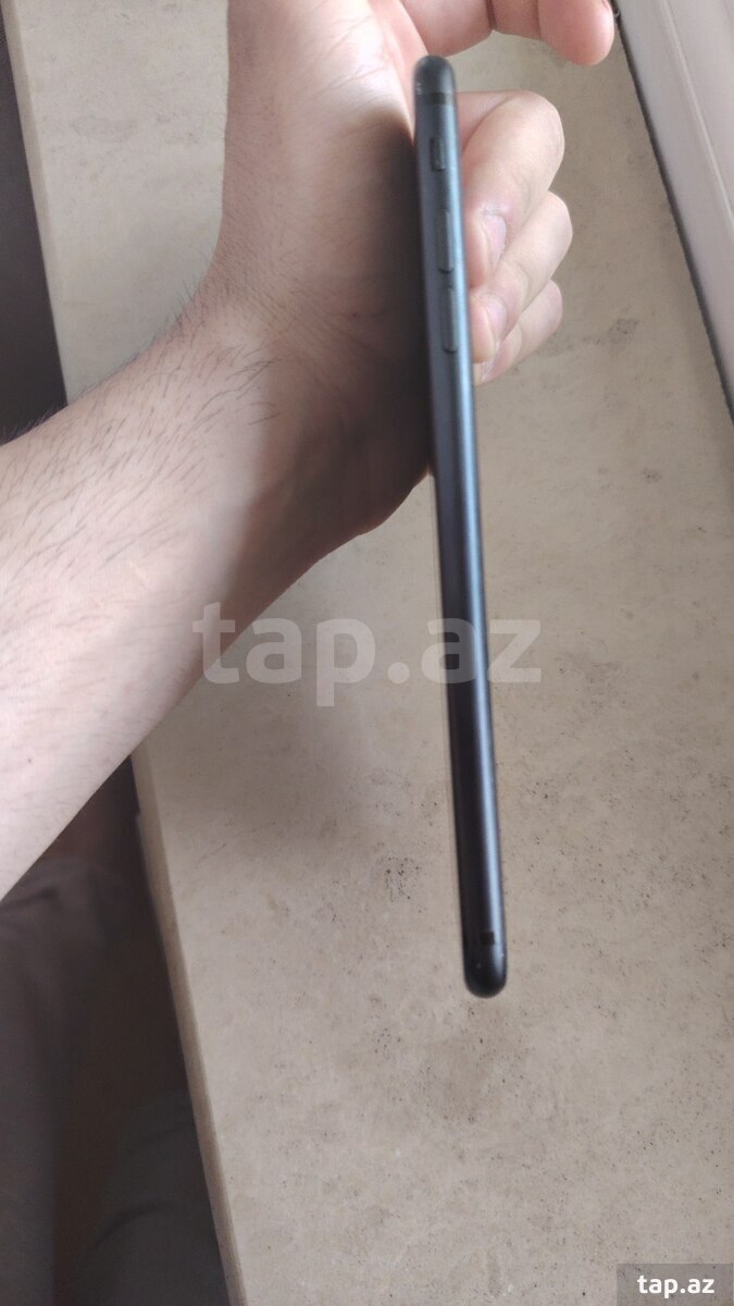 Apple iPhone 7 Plus Black 128GB (3)