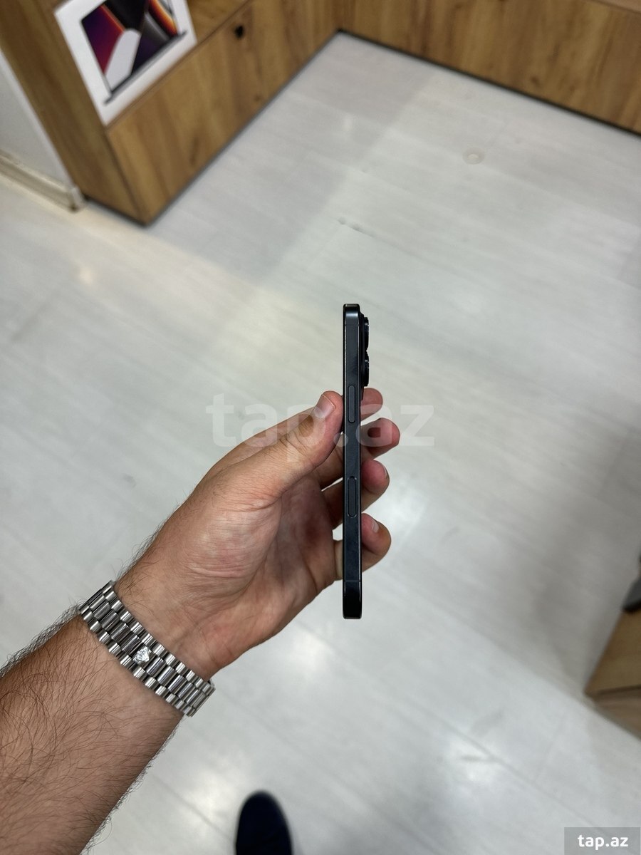 Apple iPhone 16 Pro Black Titanium 128GB/8GB (2)