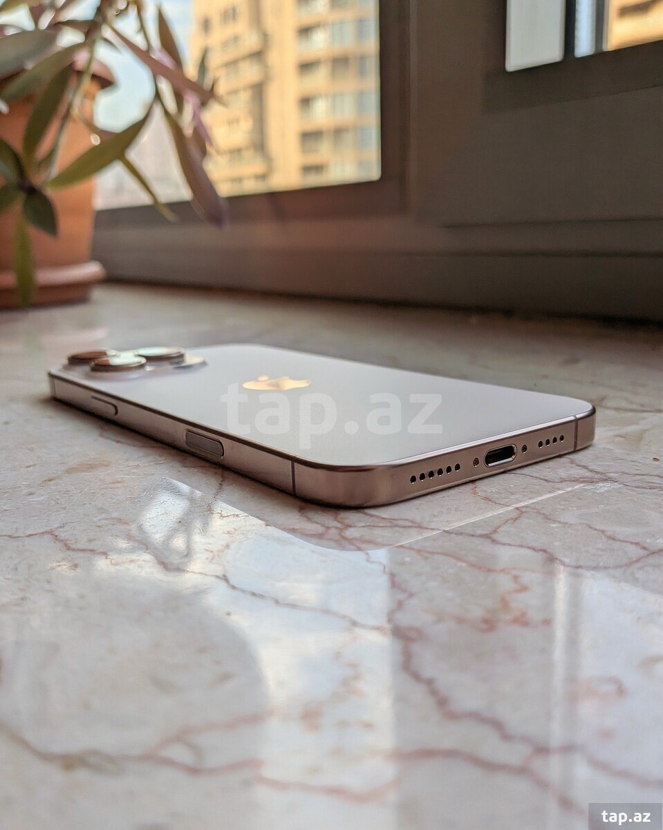 Apple iPhone 16 Pro Max Desert Titanium 1TB/8GB (7)