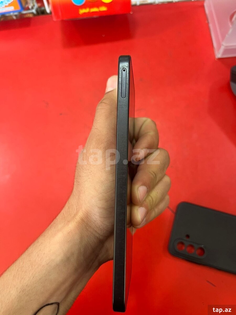 Samsung Galaxy A17 Black 128GB/4GB (3)