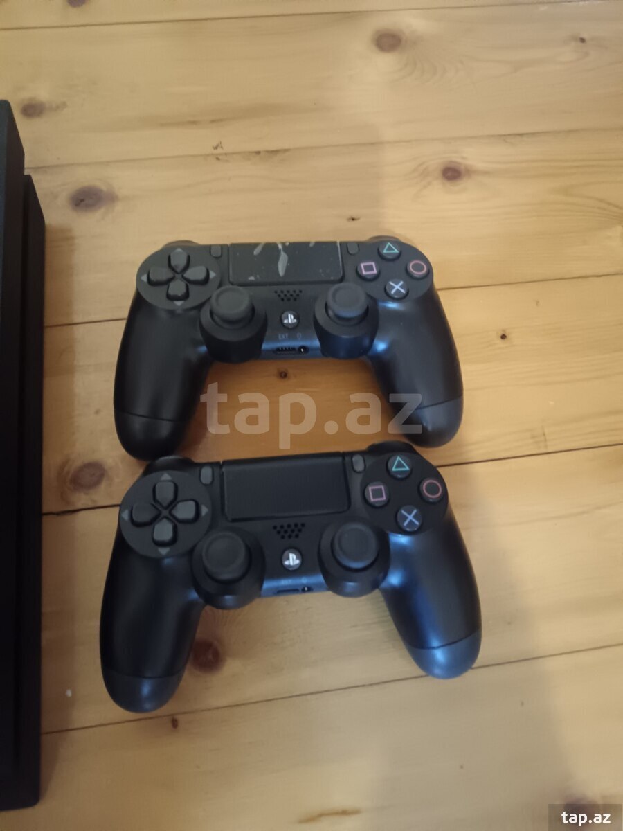 Sony PlayStation 4 1TB  (2)