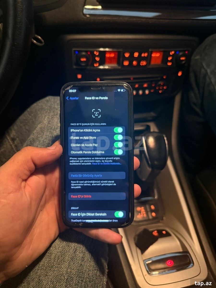 Apple iPhone X Silver 64GB/3GB (2)
