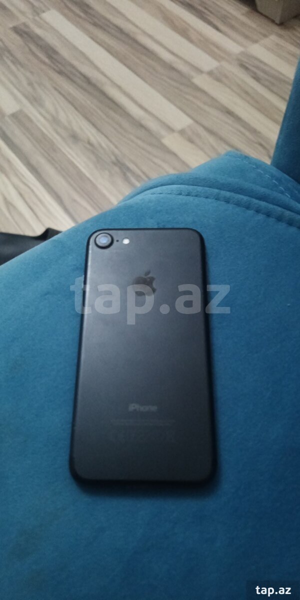 Apple iPhone 7 Plus Black 32GB (2)