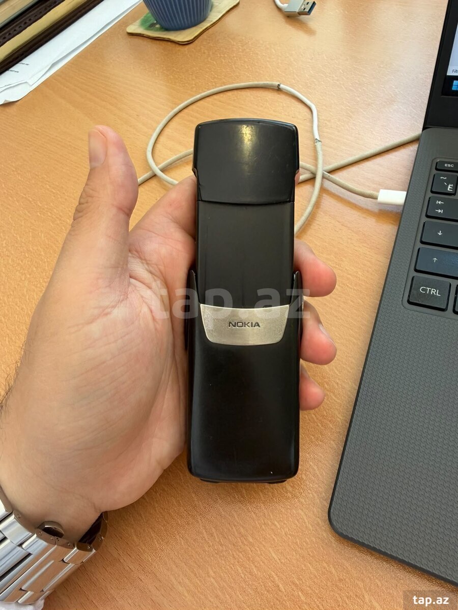 Nokia 8910 Black (8)
