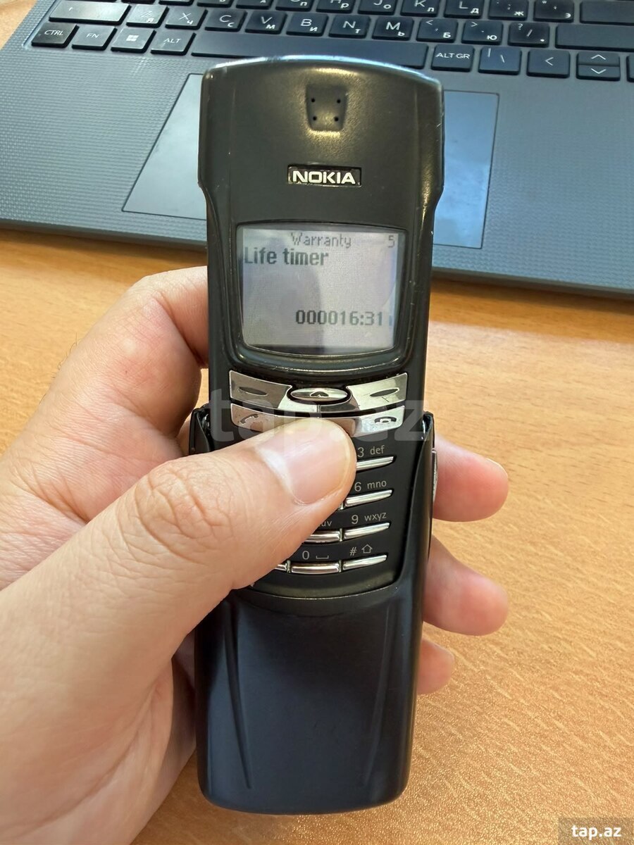 Nokia 8910 Black (3)