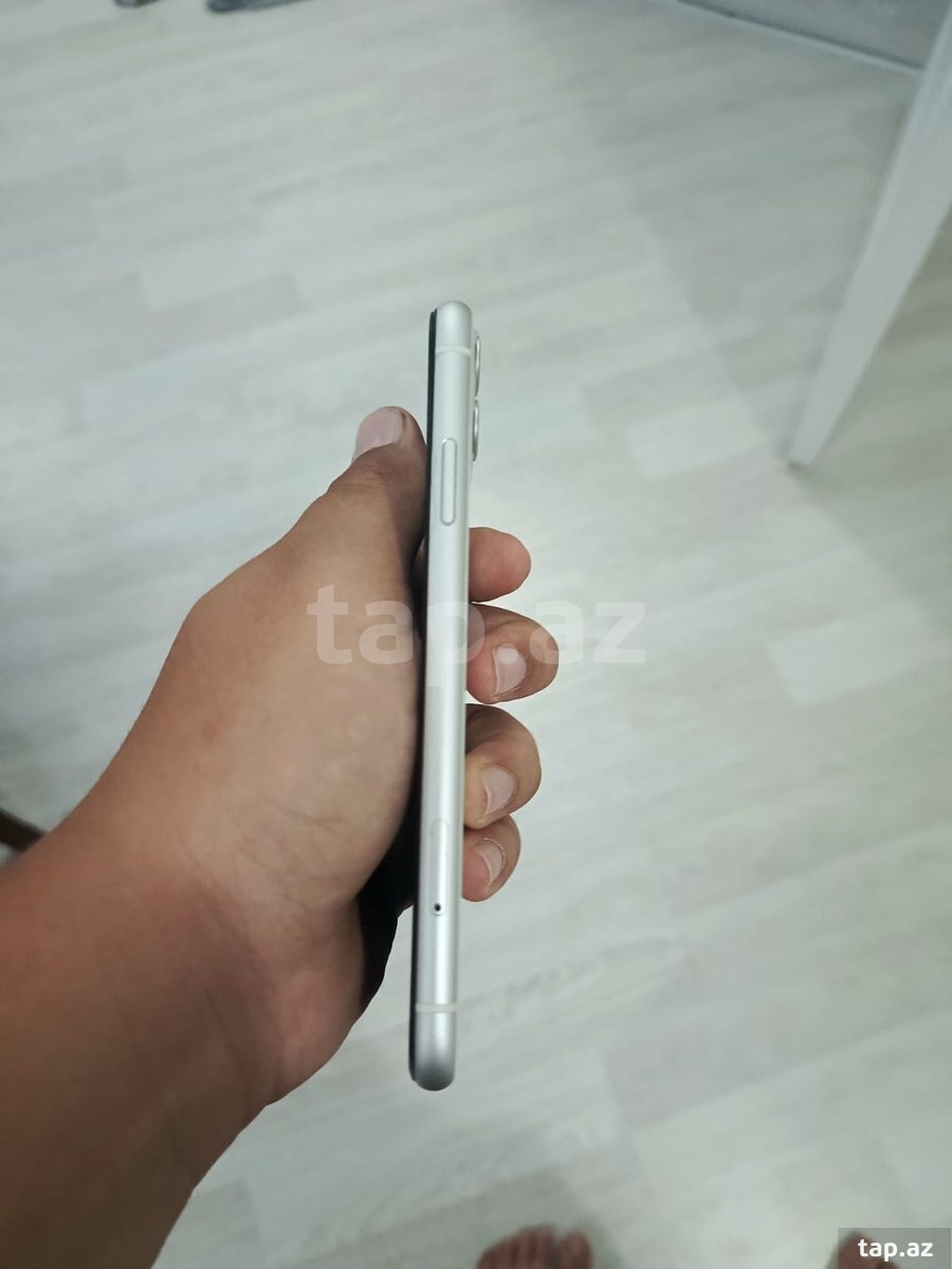 Apple iPhone 11 White 64GB/4GB (6)