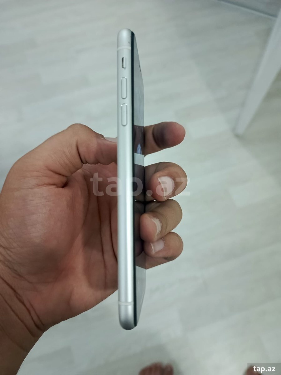 Apple iPhone 11 White 64GB/4GB (4)