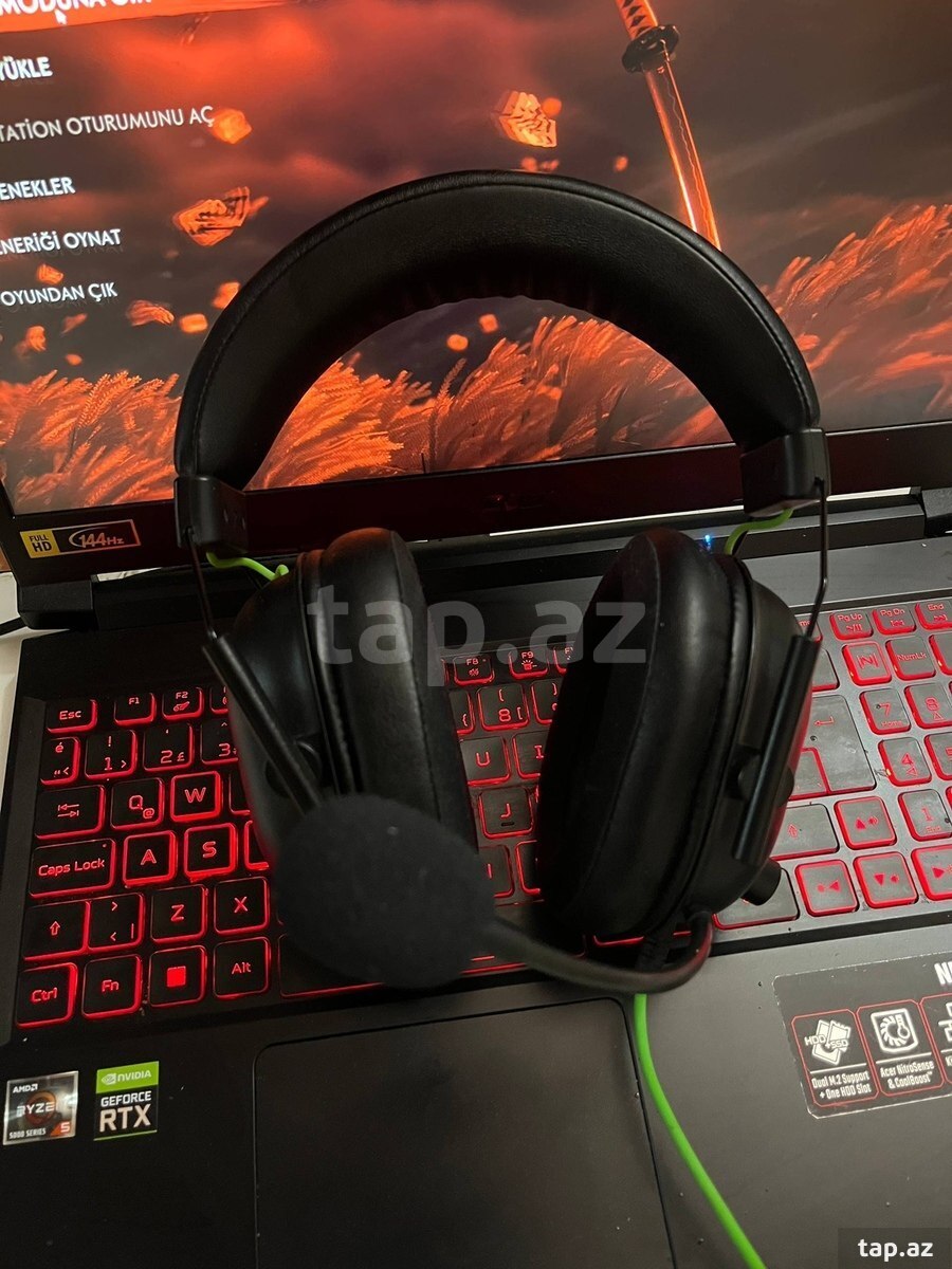 Qulaqlıq Razer (2)