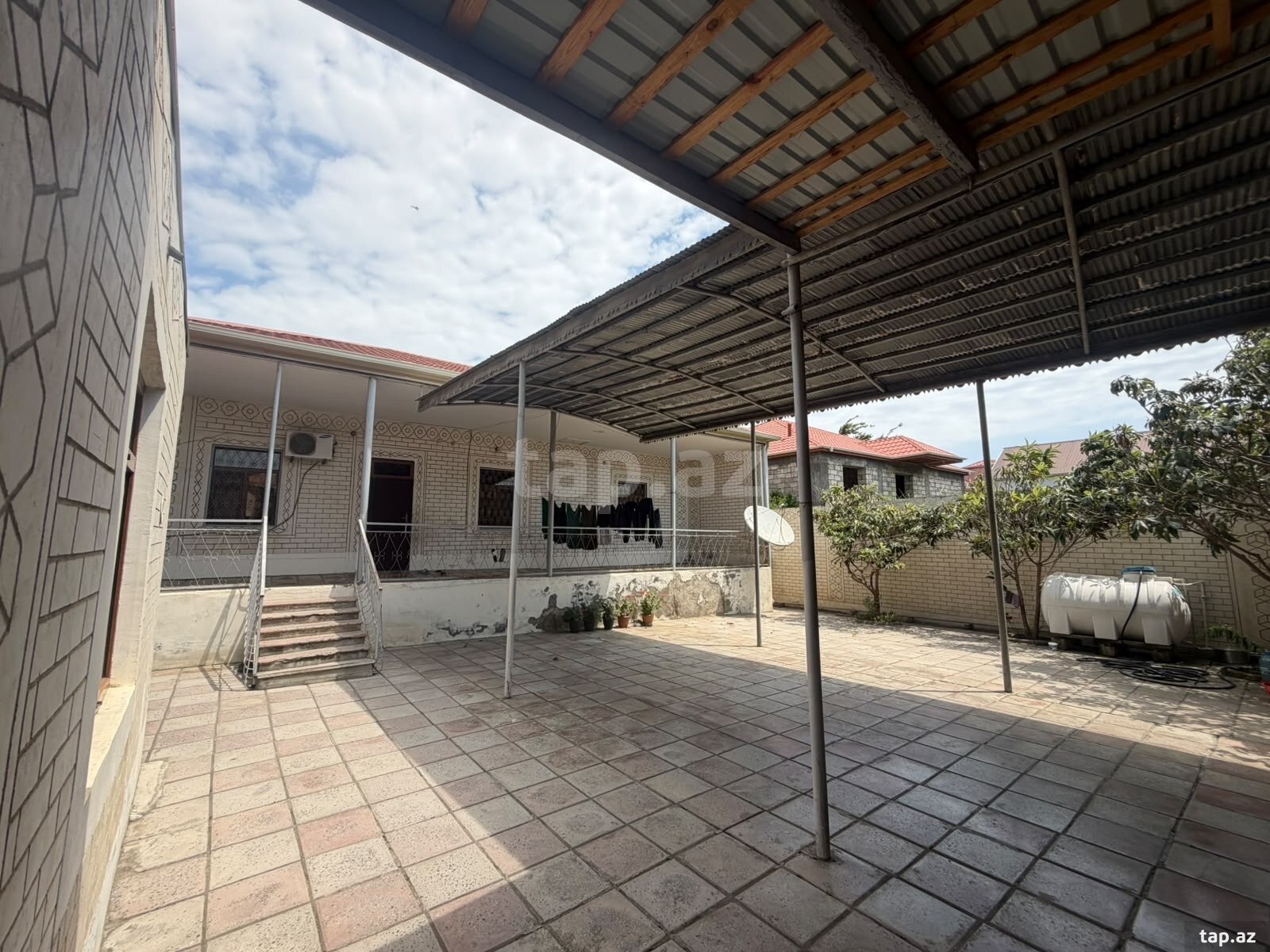Həyət evi, Ceyhun Səfərov küç. (8)