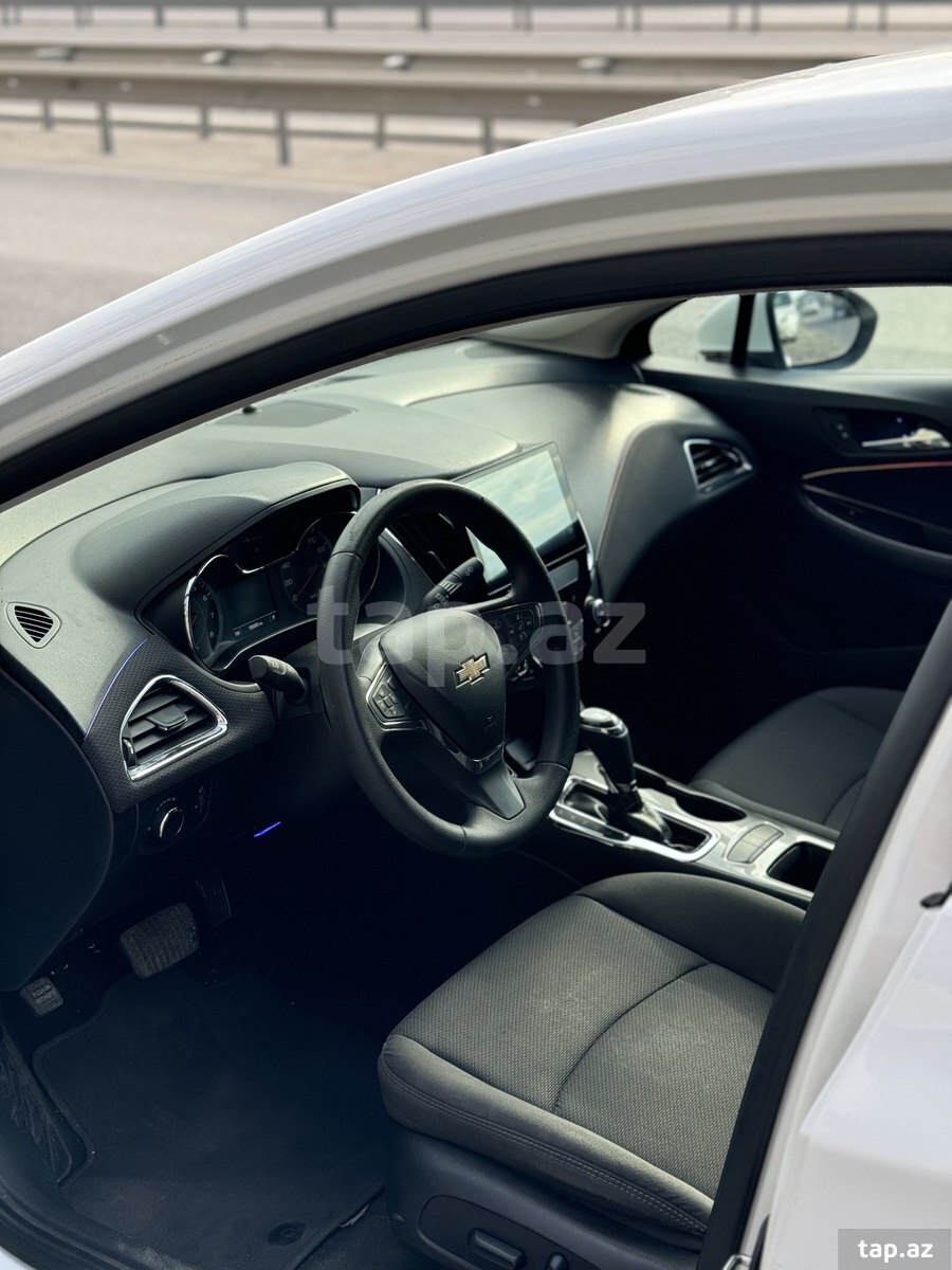 Chevrolet Cruze, 2017 il (7)
