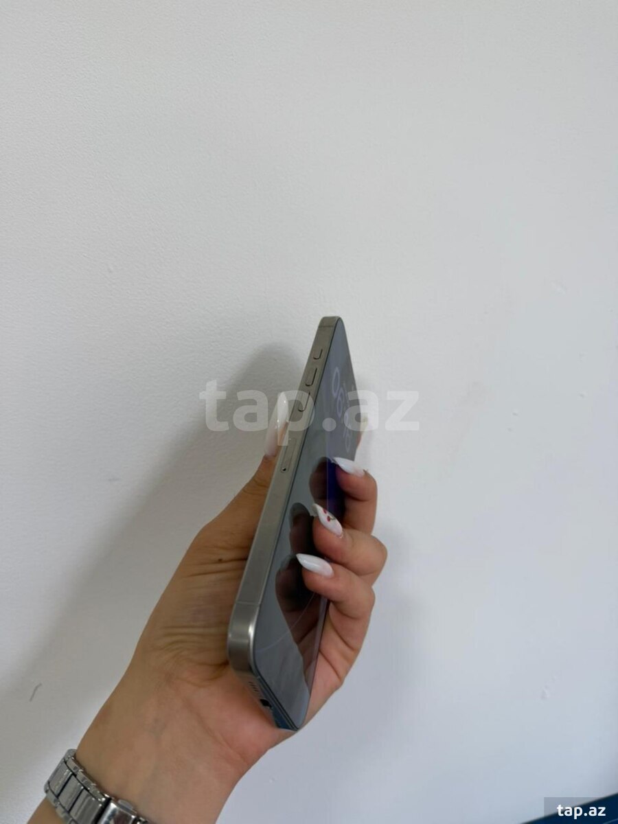 Apple iPhone 16 Pro Max Natural Titanium 256GB/8GB (4)