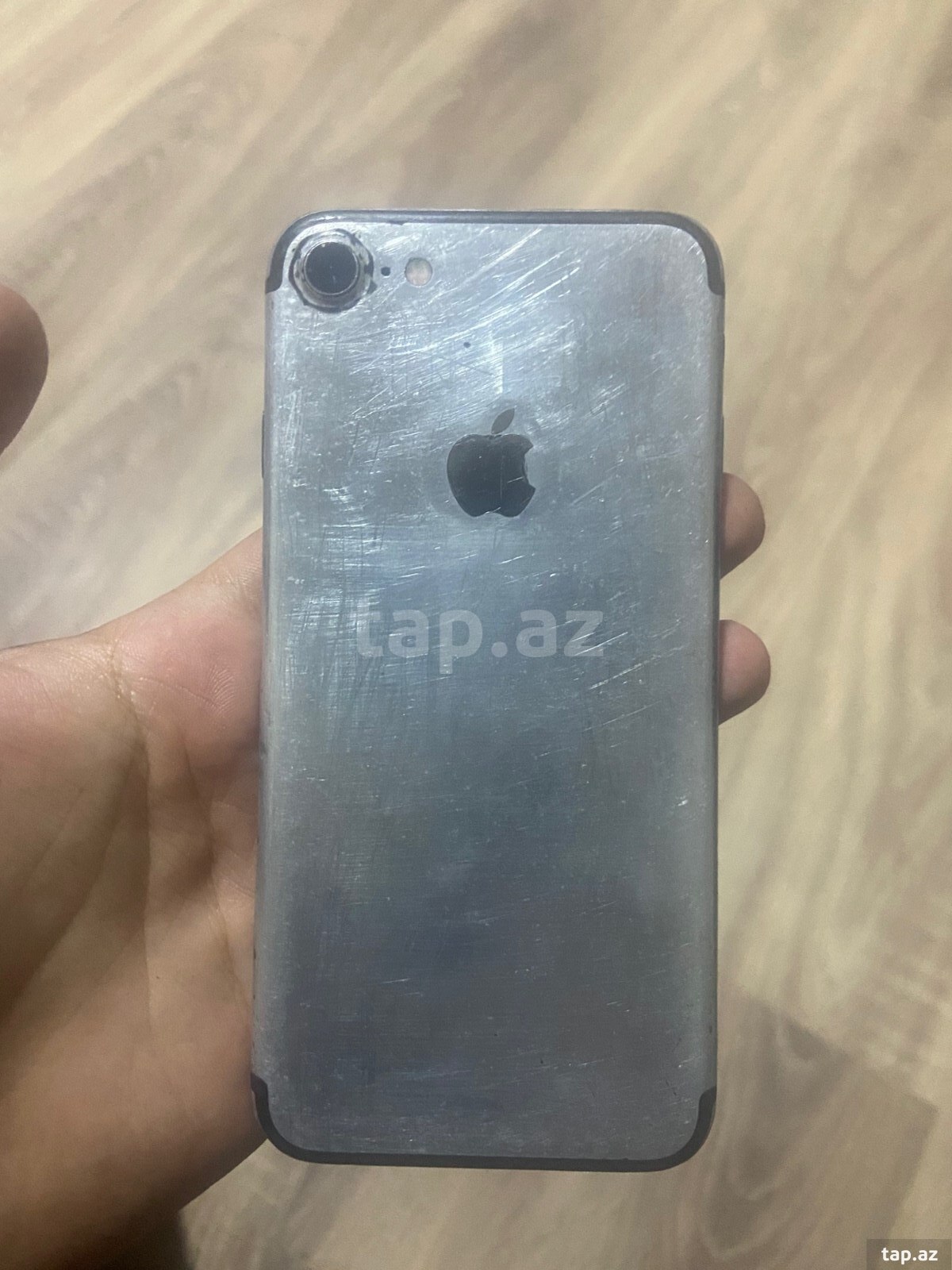 Apple iPhone 7 Silver 128GB (2)