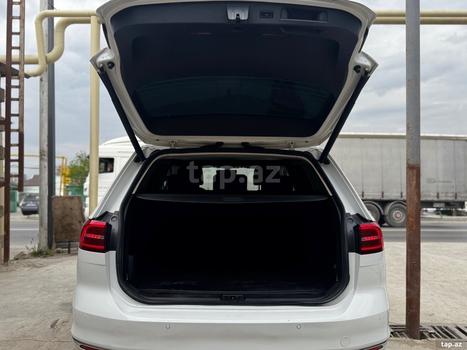 Volkswagen Passat, 2018 il (9)