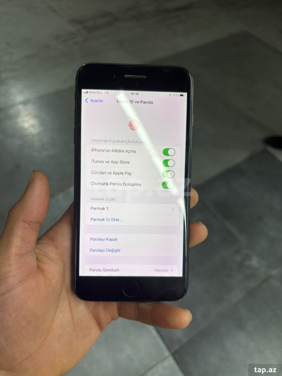 Apple iPhone 7 Plus Black 32GB (4)