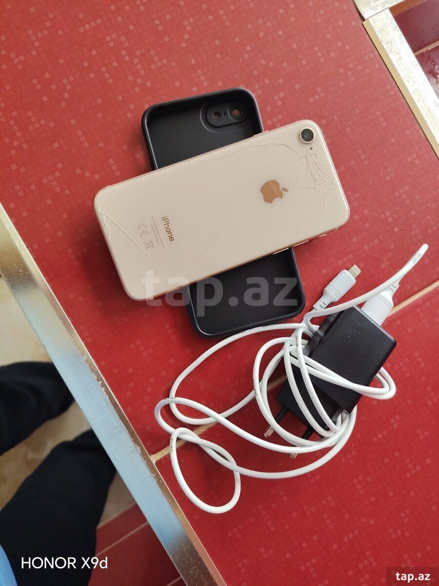 Apple iPhone 8 Gold 64GB (4)