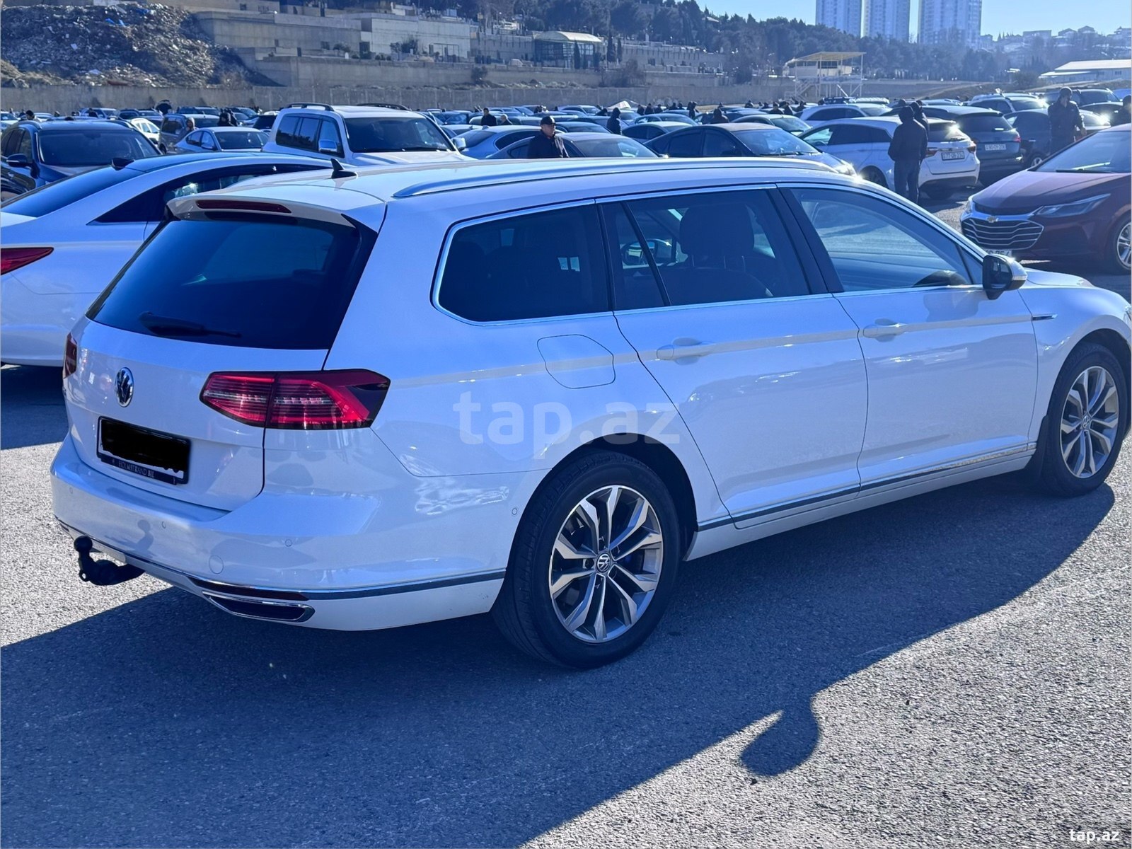 Volkswagen Passat, 2018 il (14)