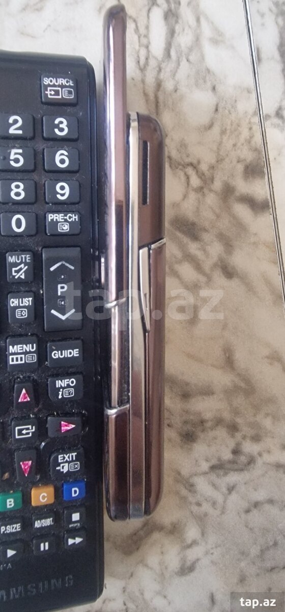 Nokia 8800 Sapphire Arte (4)