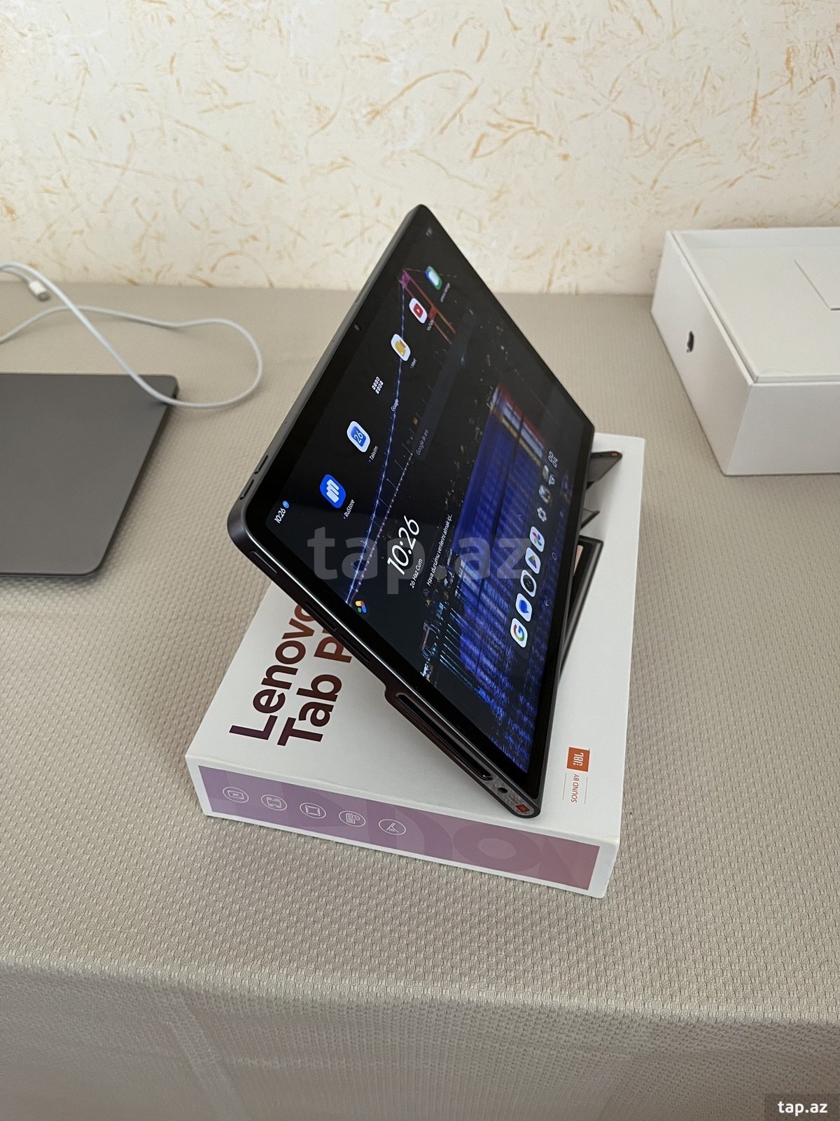 Lenovo Tab Plus (3)