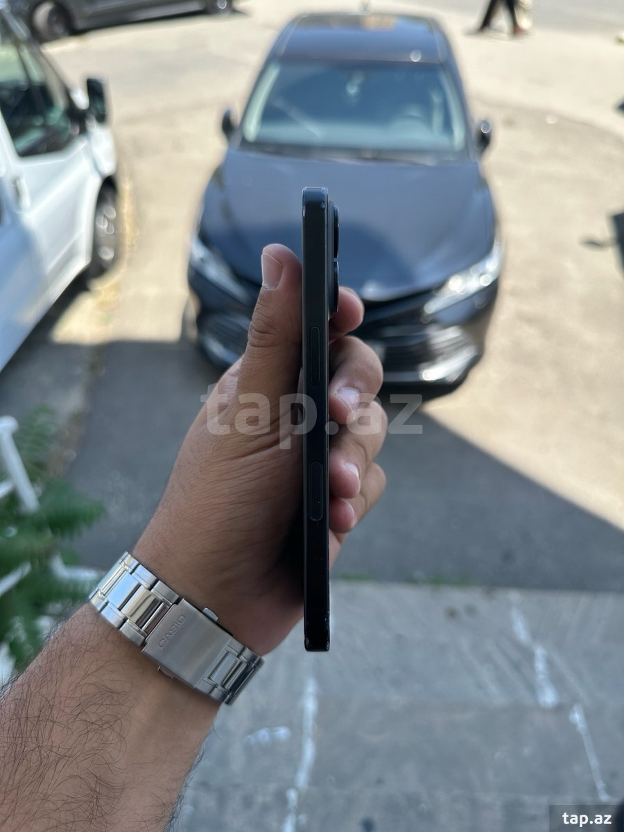 Apple iPhone 16 Black 128GB/8GB (5)