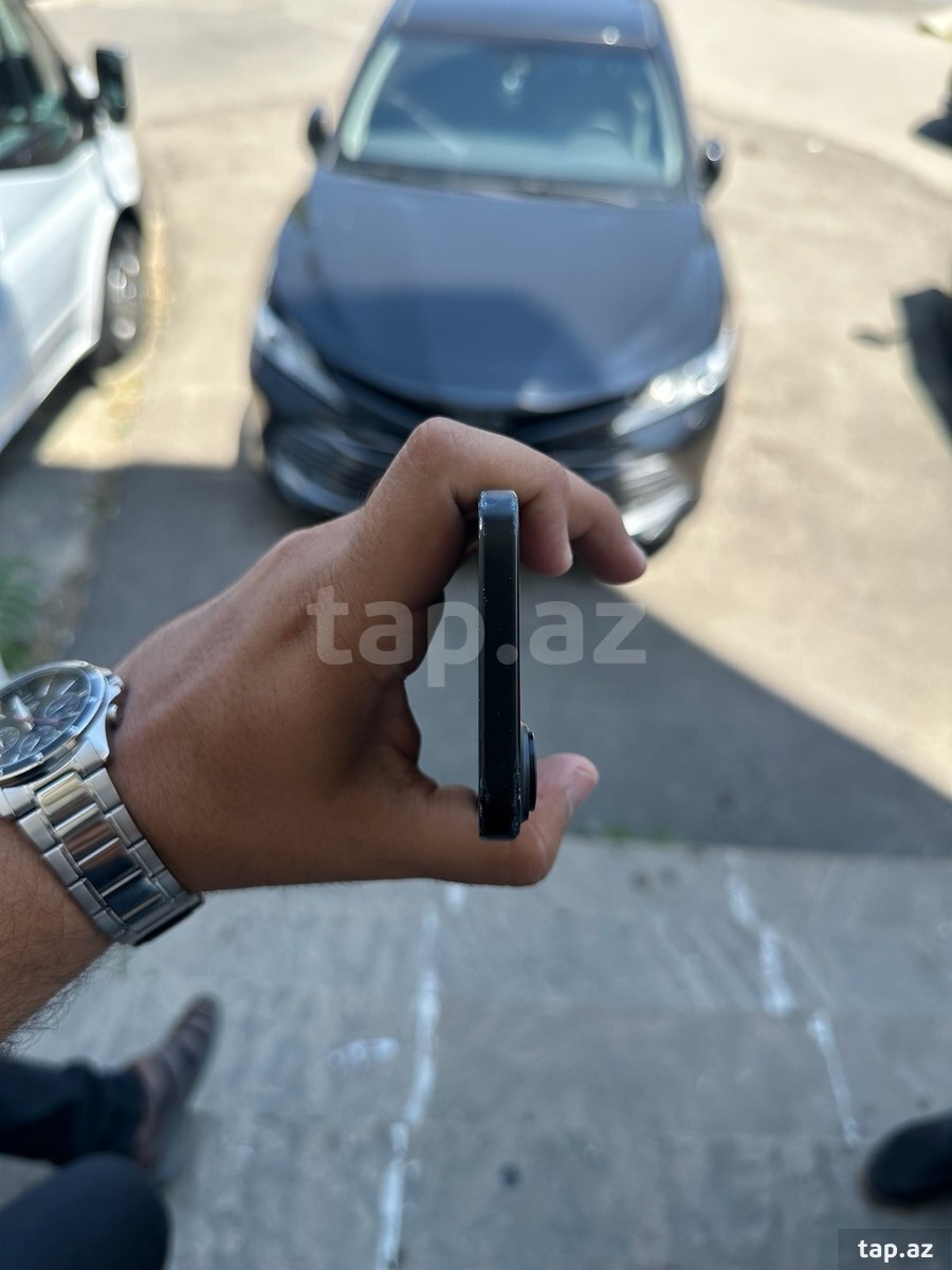 Apple iPhone 16 Black 128GB/8GB (6)
