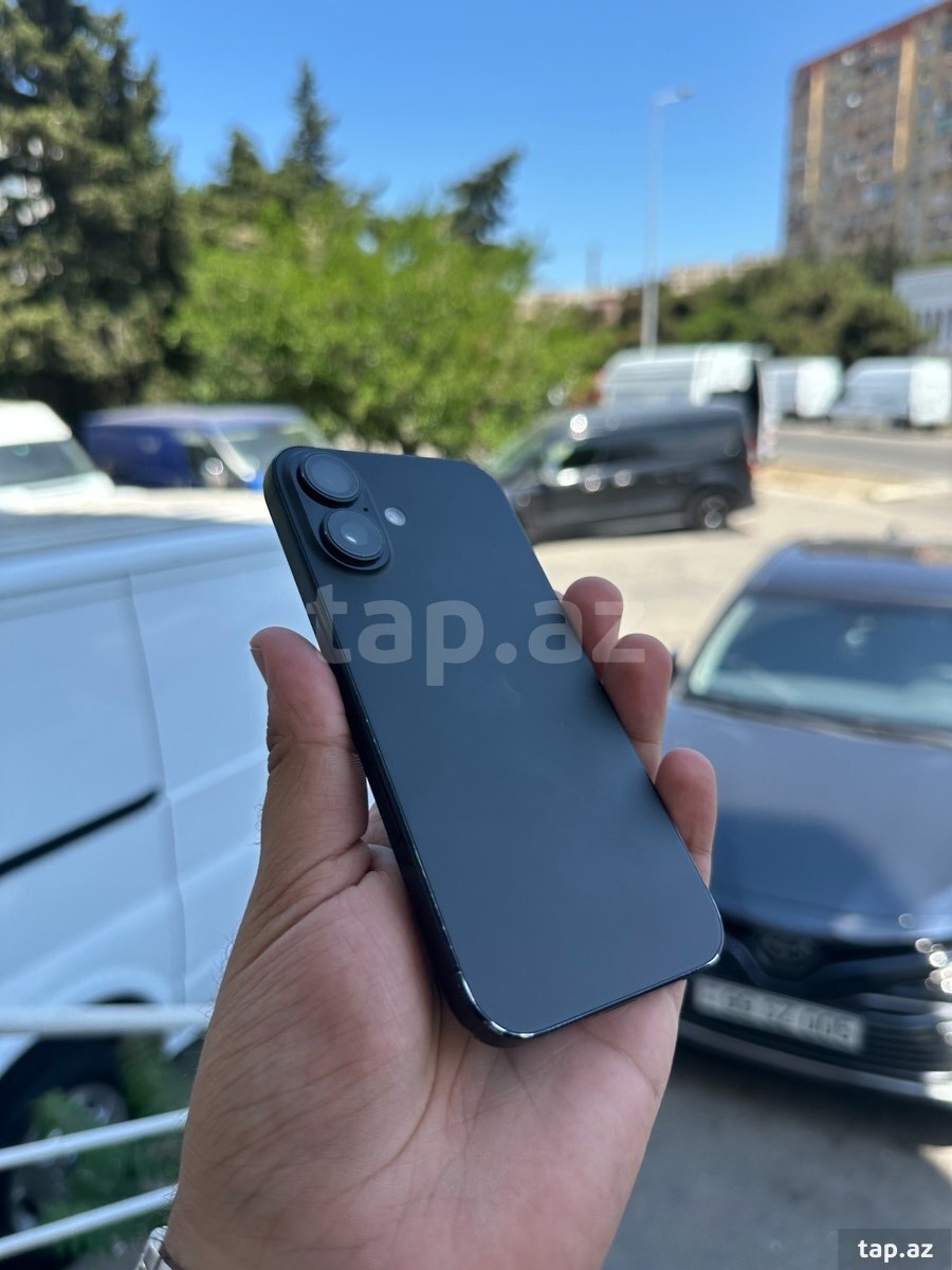 Apple iPhone 16 Black 128GB/8GB (2)