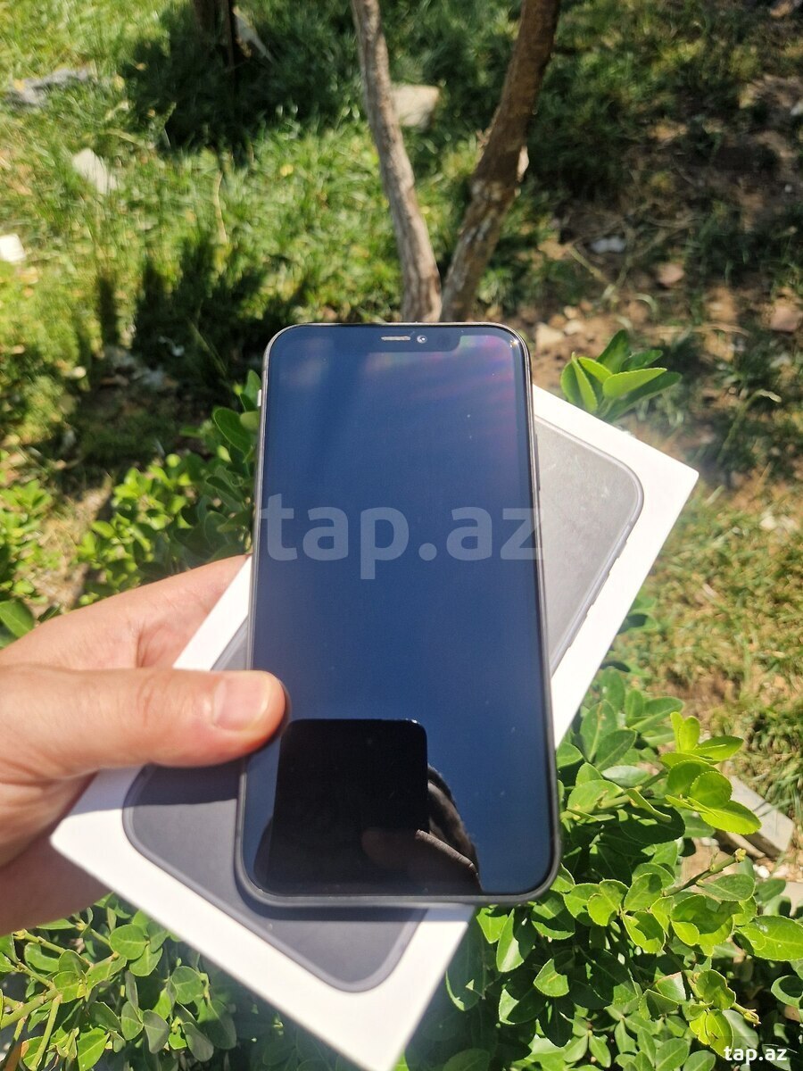 Apple iPhone 11 Black 128GB/4GB (2)