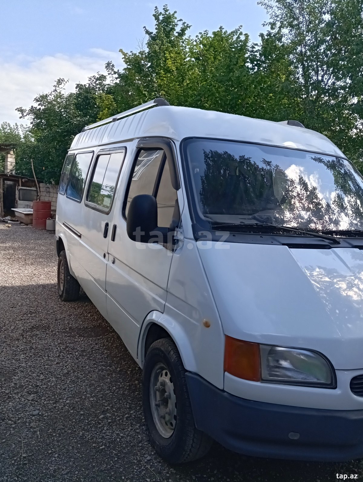Ford Transit, 2000 il (2)