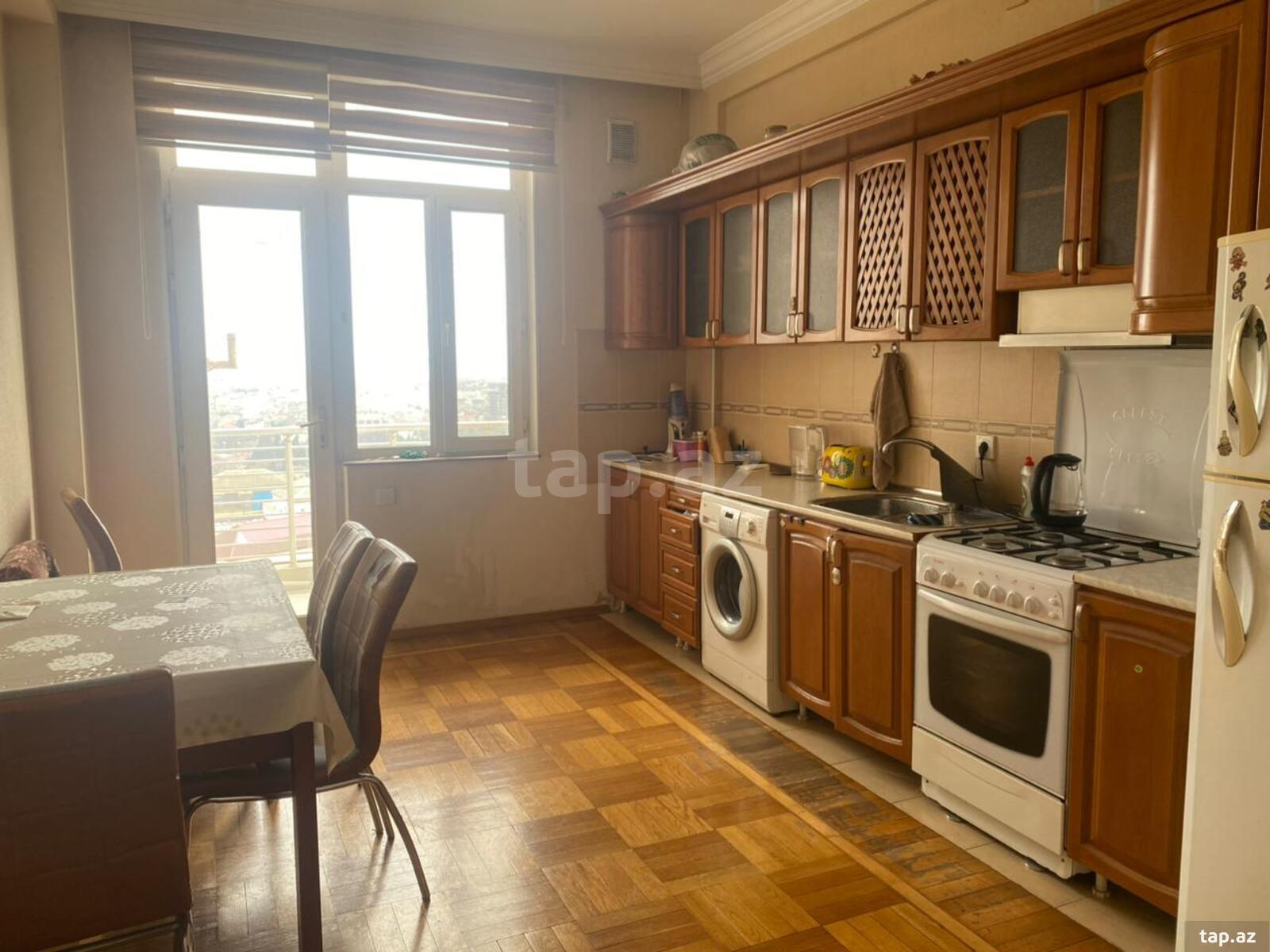 3-otaqlı yeni tikili, Əhmədli m., 126 m²
