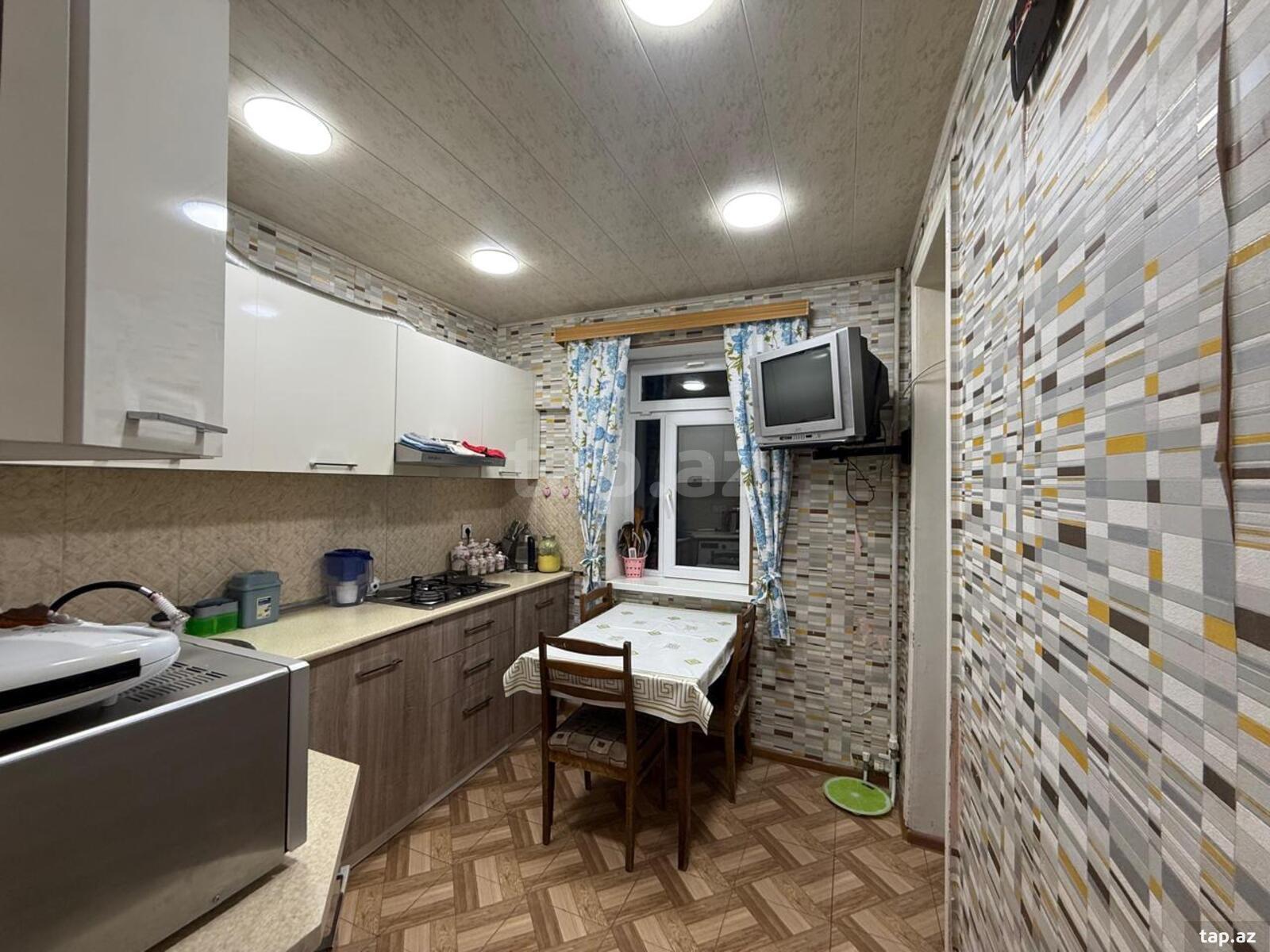 4-otaqlı mənzil, Bakıxanov qəs., 81 m²