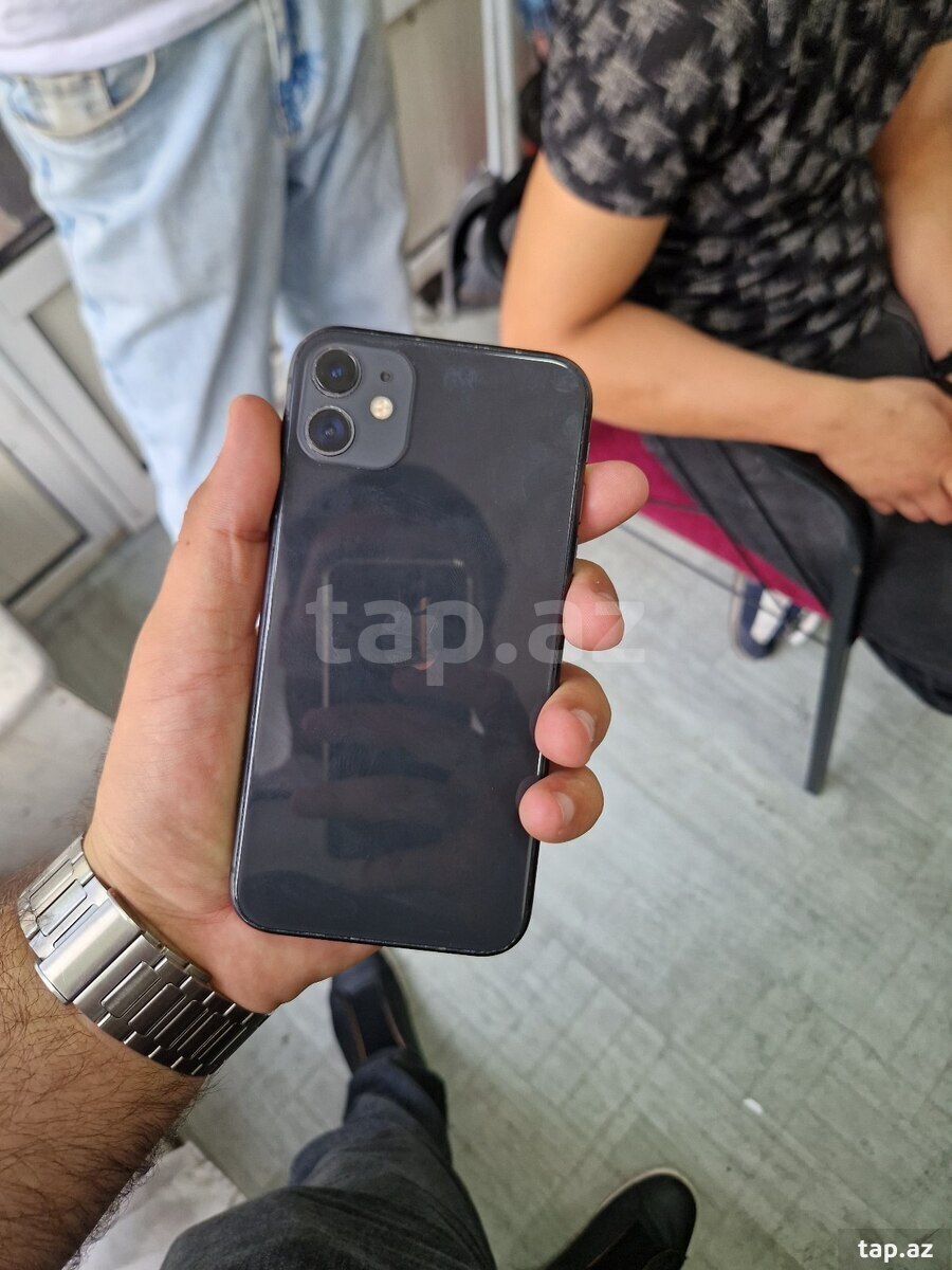 Apple iPhone 11 Black 128GB/4GB (2)