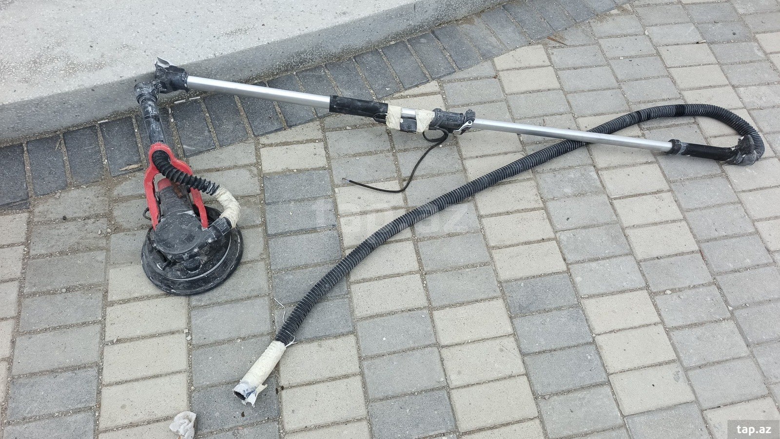 Divar cilalama aparatı