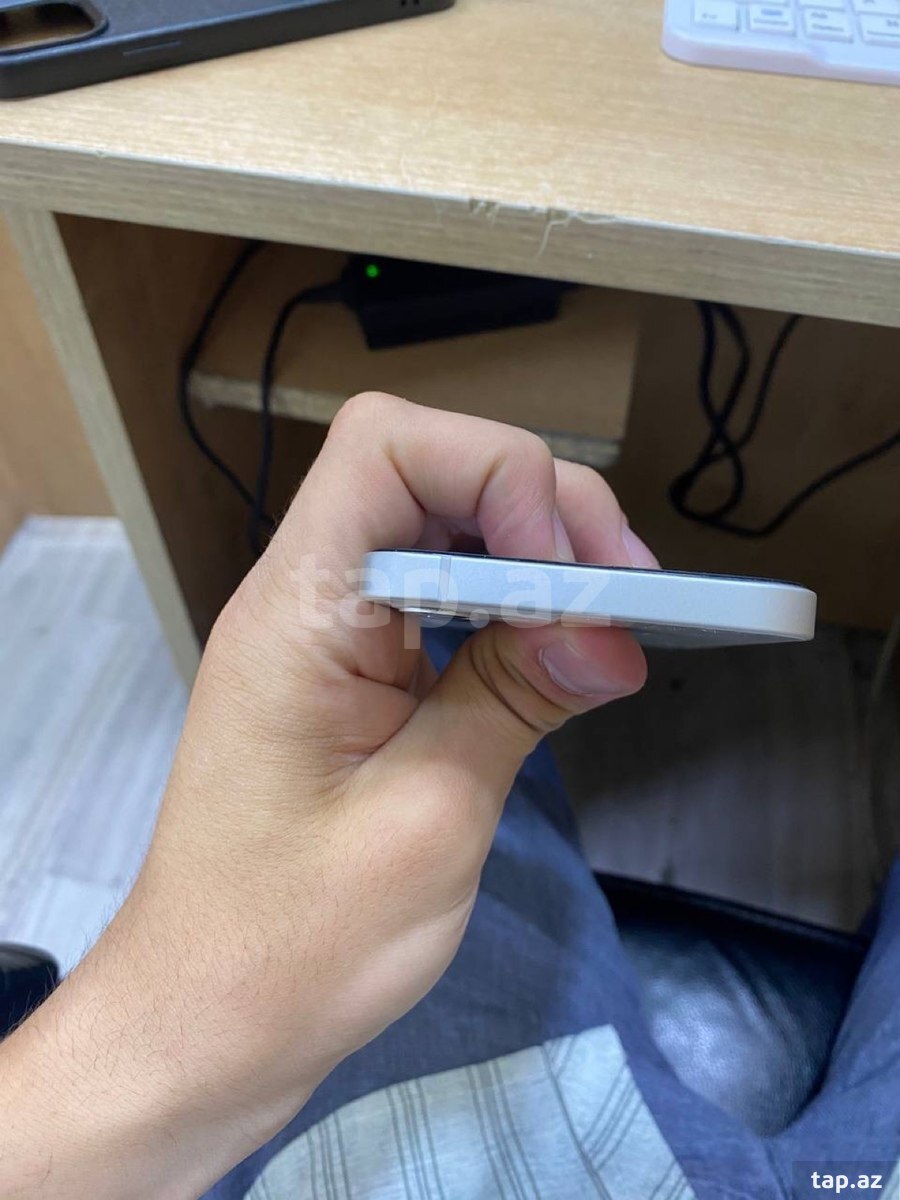Apple iPhone 12 White 128GB/4GB (5)