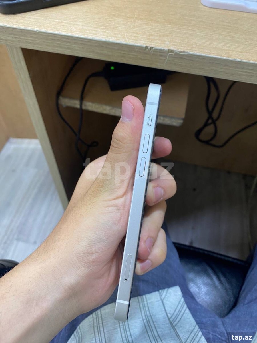 Apple iPhone 12 White 128GB/4GB (4)