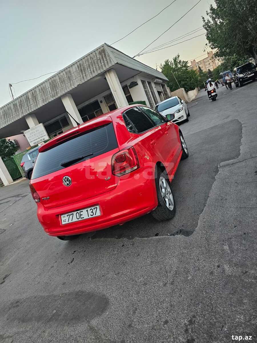 Volkswagen Polo, 2010 il (6)