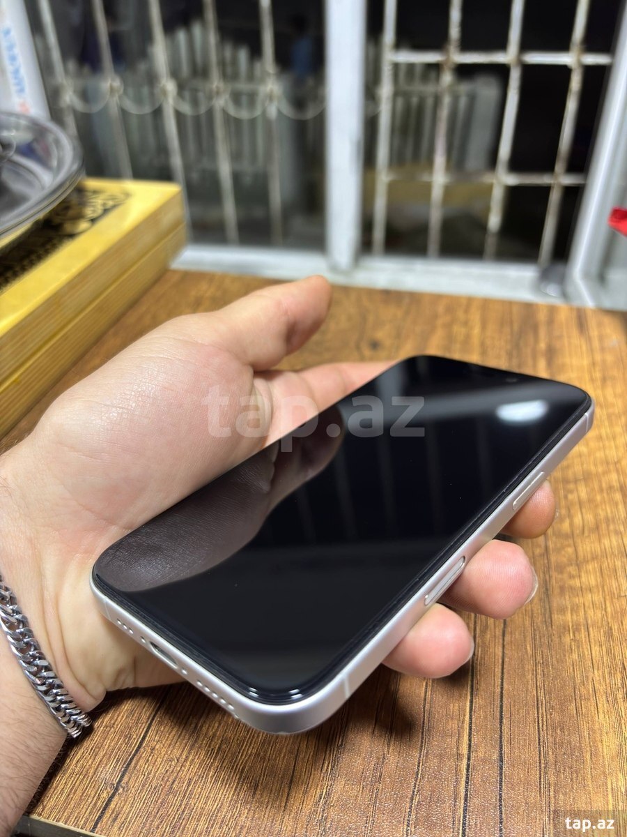 Apple iPhone 16 White 128GB/8GB