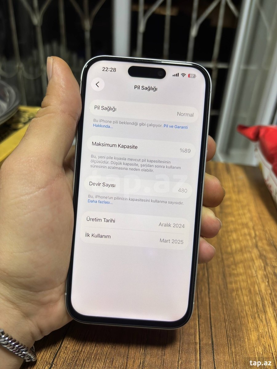 Apple iPhone 16 White 128GB/8GB (9)