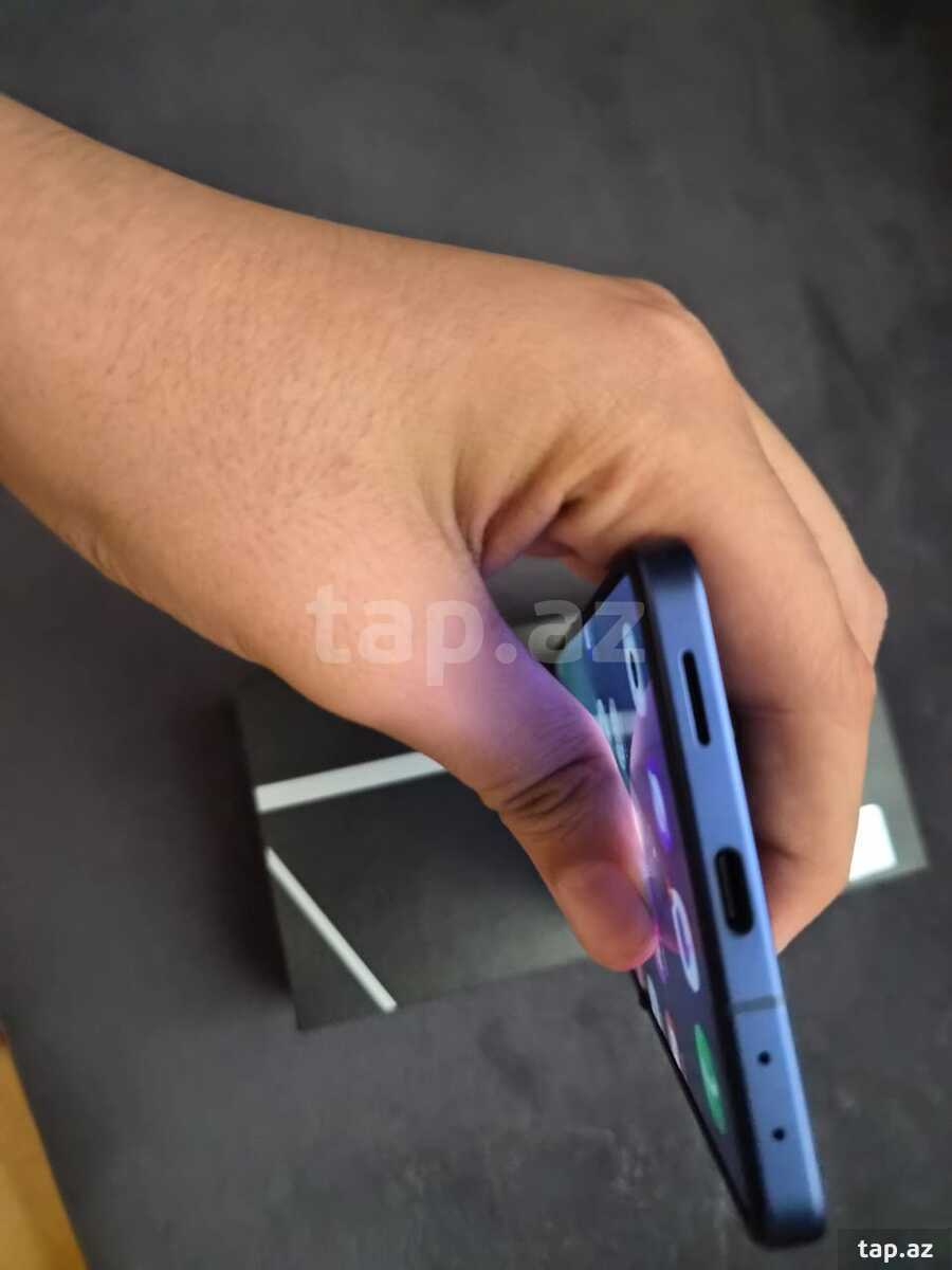 Samsung Galaxy Z Flip 7 Blue Shadow 256GB/12GB (6)