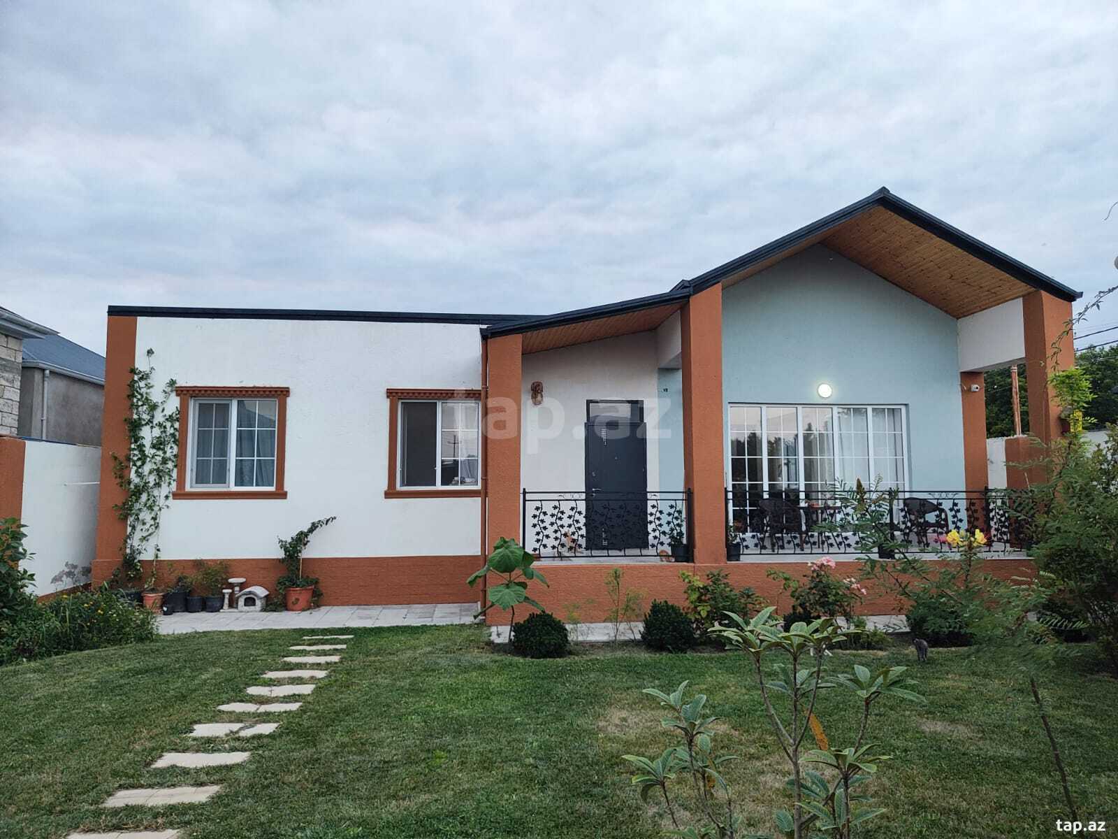 Həyət evi, Binə Atçılıq