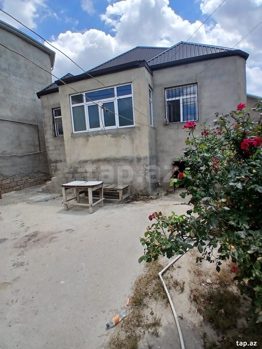 Həyət evi, Bahar qəs. (2)