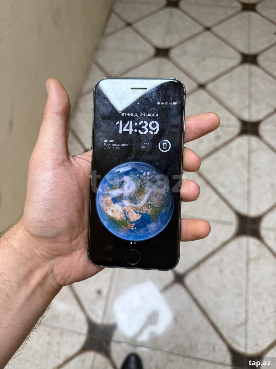 Apple iPhone 8 Silver 64GB (2)