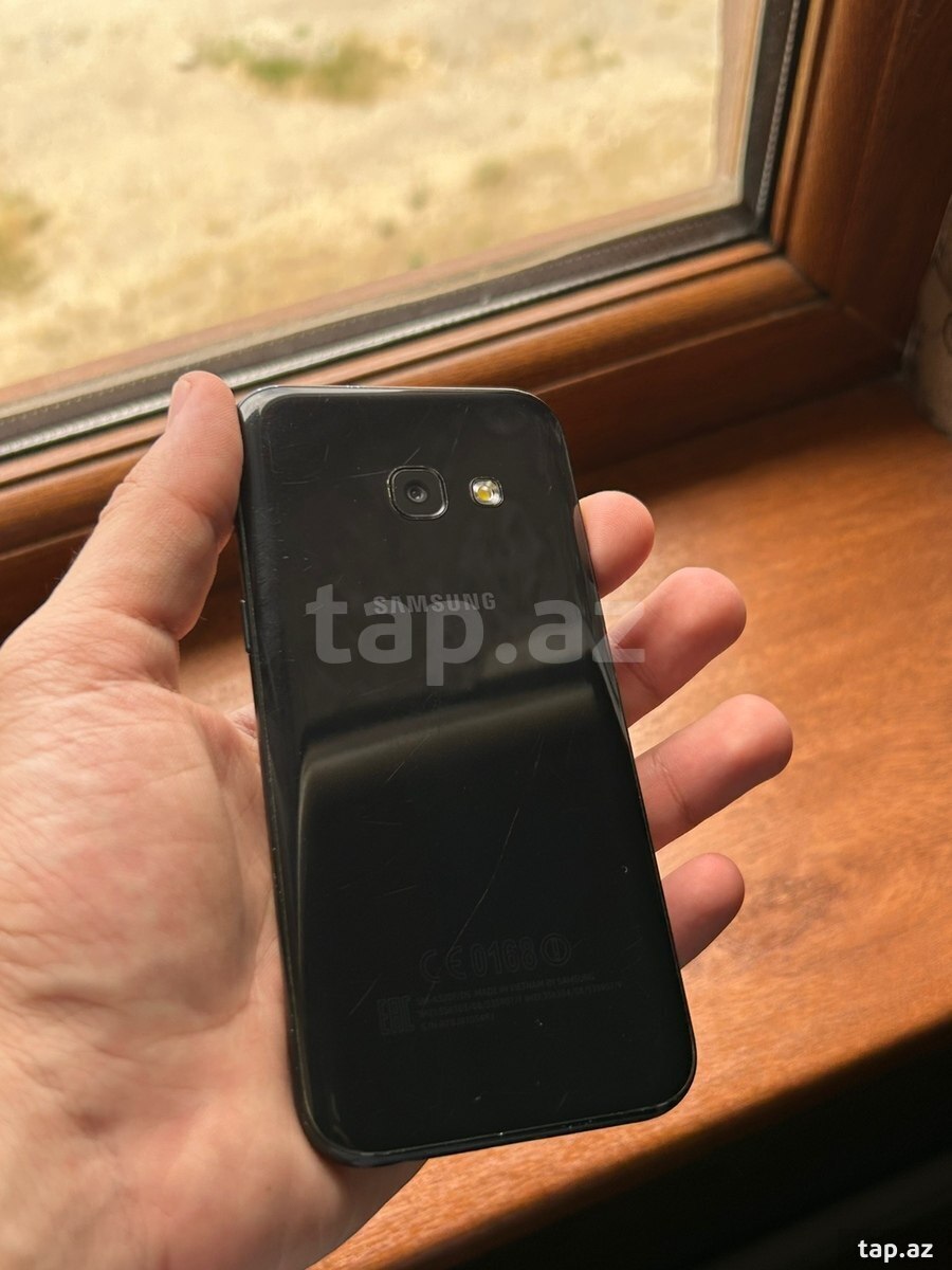 Samsung Galaxy A3 (2017) Black Sky 16GB/2GB (3)