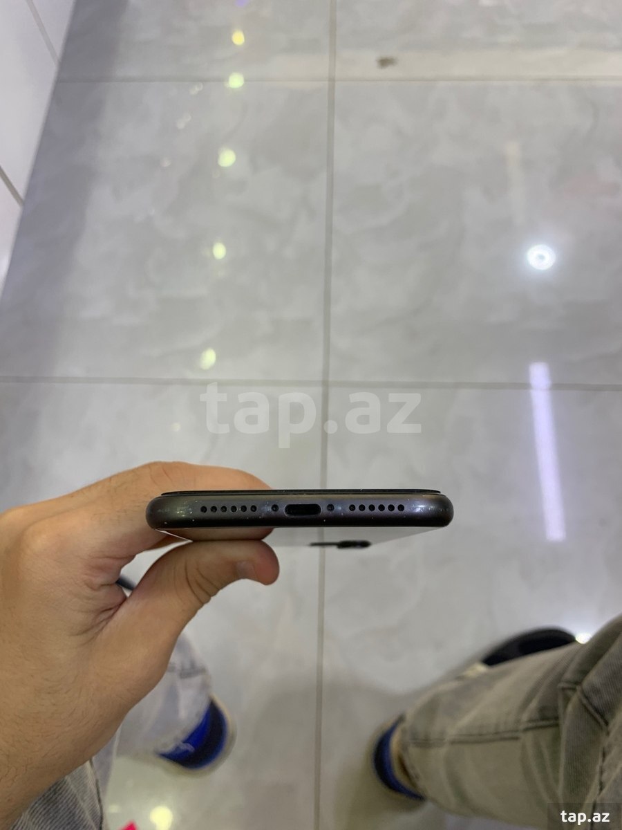 Apple iPhone 11 Black 64GB/4GB (6)