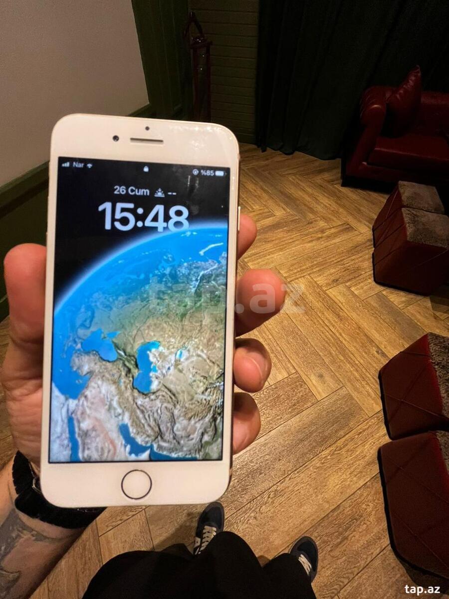 Apple iPhone 8 Gold 64GB (5)