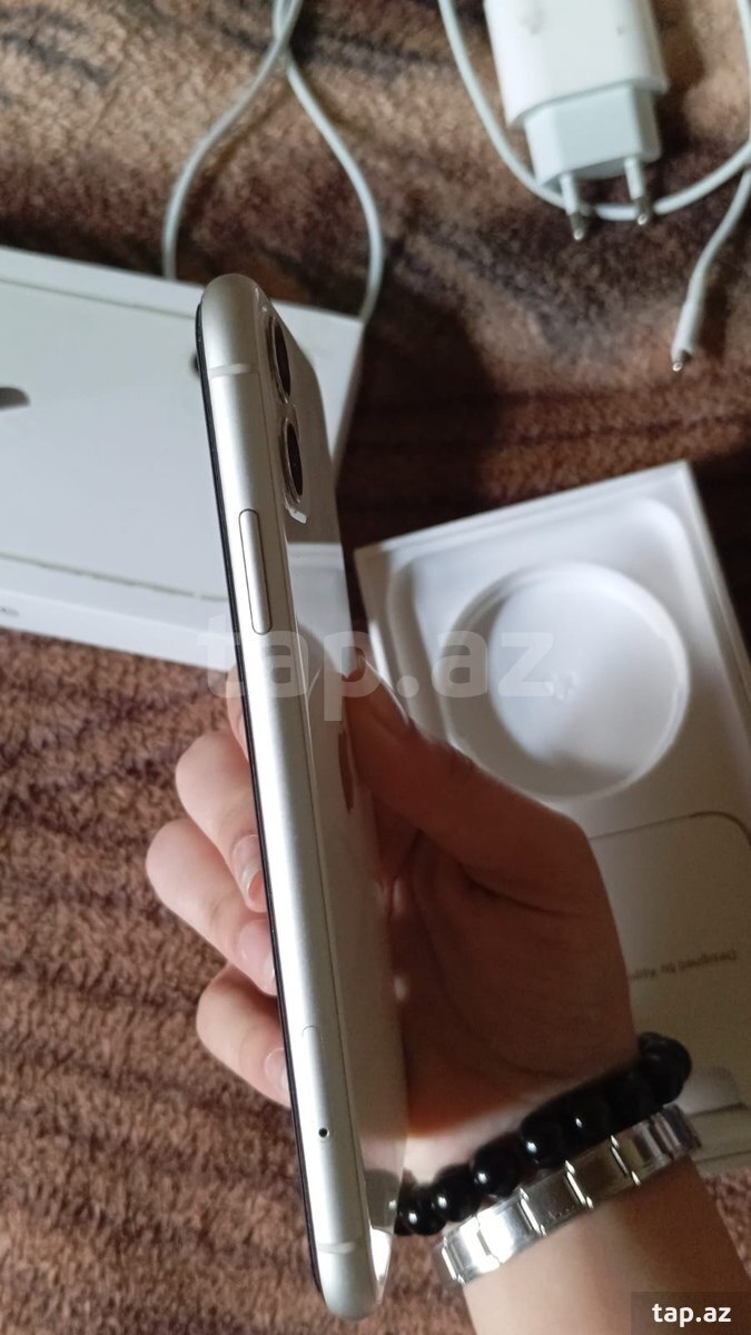 Apple iPhone 11 White 128GB/4GB (3)