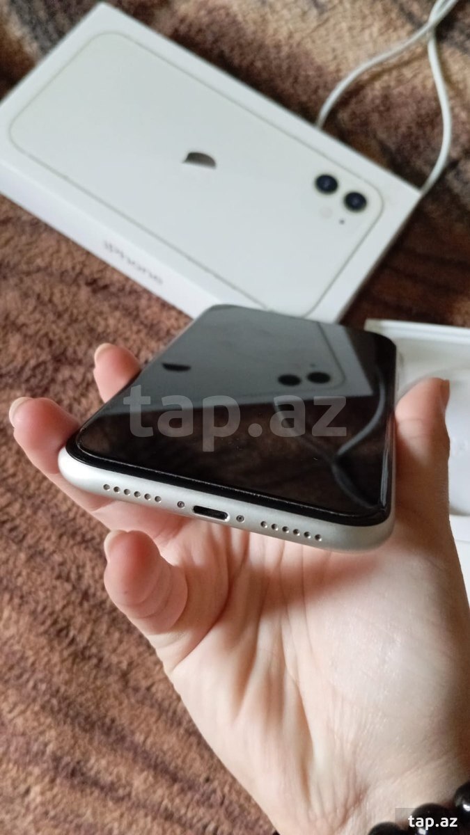 Apple iPhone 11 White 128GB/4GB (5)