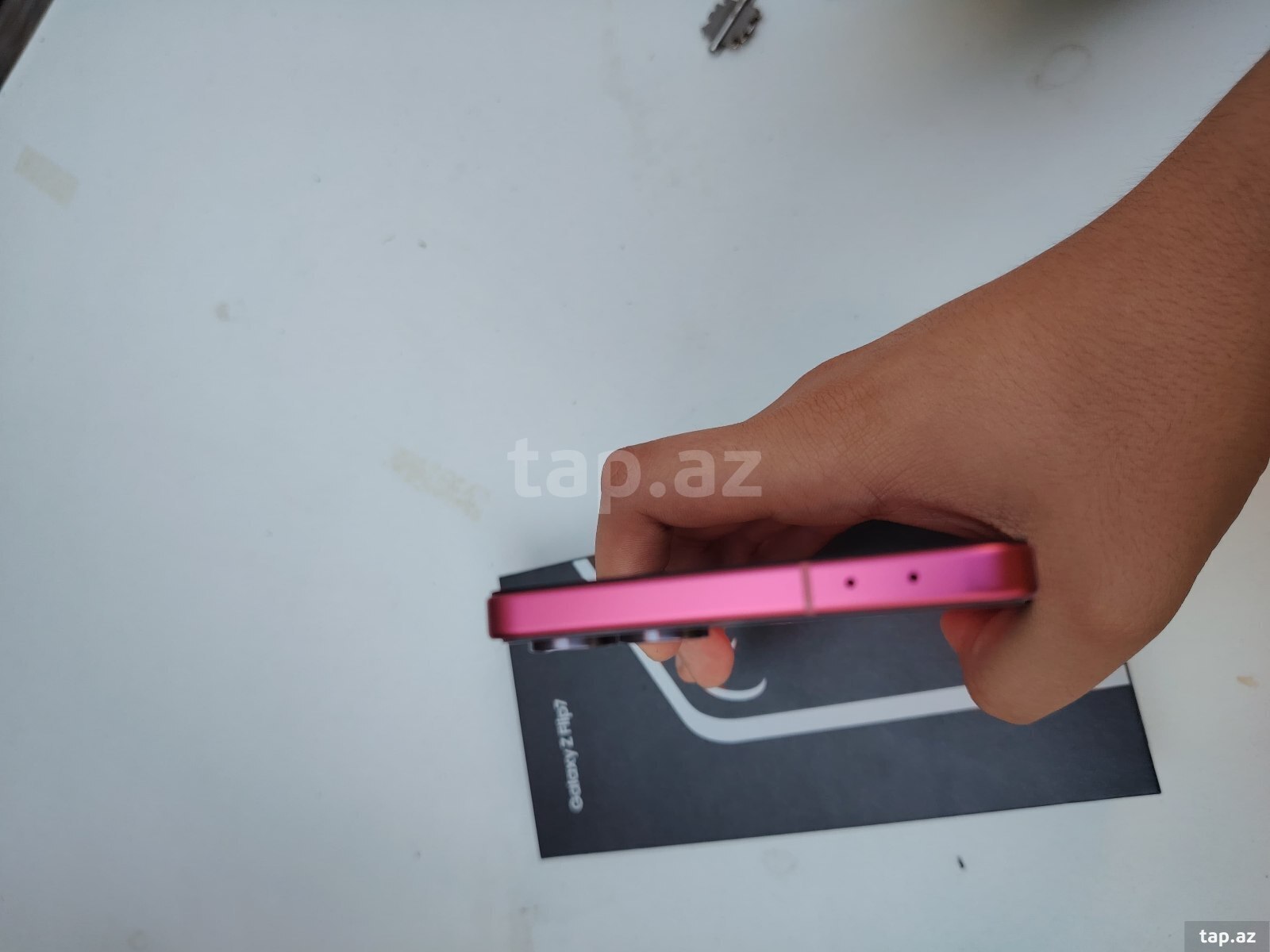 Samsung Galaxy Z Flip 7 Coral Red 256GB/12GB (2)
